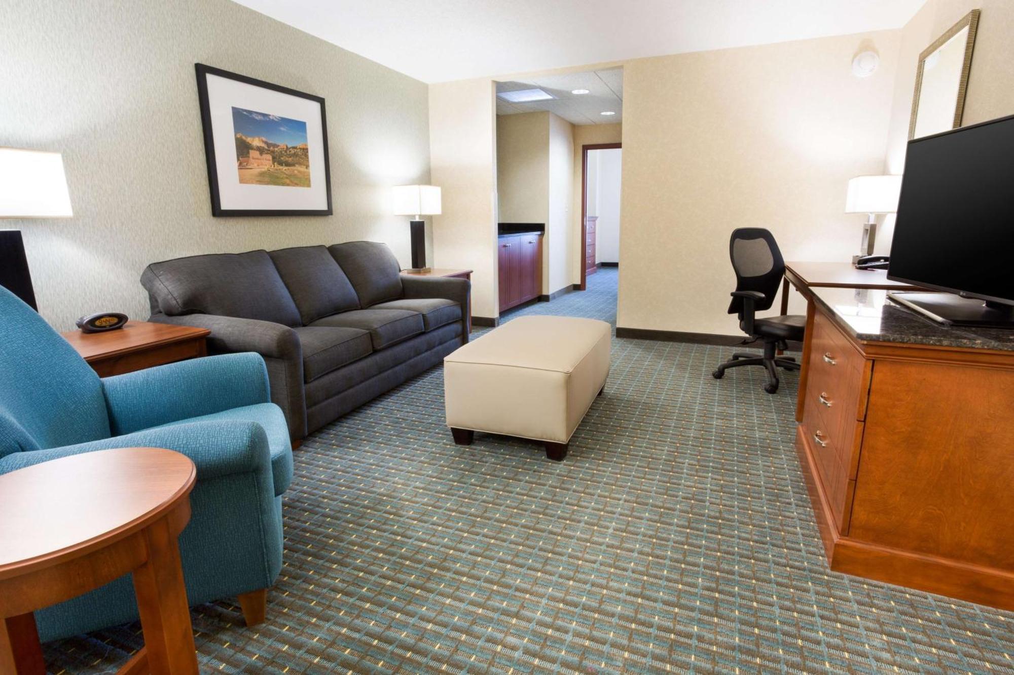 Drury Inn & Suites Colorado Springs Near The Air Force Academy Extérieur photo